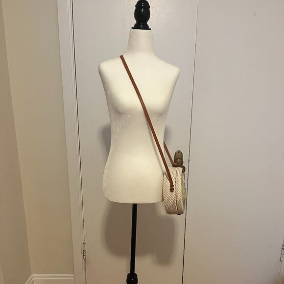 Handcrafted Floral Woven Crossbody Bag – NWT - Picture 3 of 8